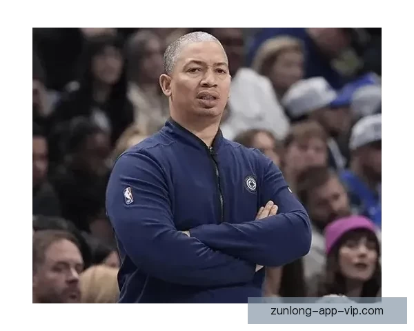 泰伦-卢承诺继续执教快船 将全力保障邓恩合同权益 泰伦-卢承诺继续执教快船 将全力保障邓恩合同权益